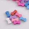 Figurines décoratines Couleur mélangée en bois Bowknot Modèle Dot peinture Scrapbooking Craft Decoration Accessoires 21x11mm 50pcs MT1412X