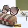 Polarisierte Sonnenbrille Wide Mode Lampenschirm von Frauen 100% UV -Neutral mit Box