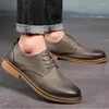 Chaussures décontractées Man Dress Shoe Business Business Formal Classic Retro Style Soft Sole Social Leather Oxfords pour les chaussures de haute qualité masculines