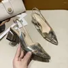 Casual Shoes 2024 High Heel Fashion Women läder ihåligt ut pointe tå guld dam tjock klackade sandaler kvinnliga bröllop brudsko