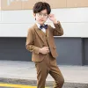 ブレザーハンサムイギリスの男の子スーツ