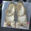 Sandalen Mini DD Ultragirl Sparkle New Summer Bow Girl Gelee Schuhe Mädchen Nicht-Schlupfsandalen Kinder Strand Sandal Toddle SH19100 240423