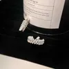 Gold Diamond Design Stud с высококачественной гладкой поверхностью Active Brivet Серьги 18K Rose эти женщины с оригинальными кольцами Carrtiraa