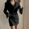 Robes décontractées élégant robe de style ascétique massif V chemise de cou mini cocktail de demoiselle d'honneur