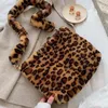 DrawString Faux päls messenger väska leopard axel kvinnors varma handväska
