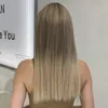 Perruque de gradient brun doré clair avec une frange longue hétérose s les cheveux synthétiques de cosplay naturages pour femmes résistantes à la chaleur de la chaleur 240419