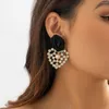 Boucles d'oreilles en peluche fleur de tissu avec un pendentif cardiaque pour les femmes imitation de mariage à la mode goutte de perle 2024 bijoux de mode