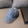 Luxe mannen dames honkbal petten denim koeien leer met puntletter designer hoeden blauw lichtgewicht ademend verfrissend casquette voor resort