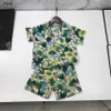 Lüks Çocuk Tasarımcı Giysileri Yaz Kısa Kollu Takım Erkek Gömlek Set Bebek Takibi Boyutu 90-150 Cm Tatil Tarzı Gömlek ve Şort 24 Nişan