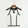 420 2024 활주로 여름 브랜드 같은 스타일 스웨터 민소매 검은 흰색 승무원 목 패션 의류 고품질 여성 DL