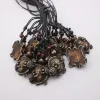 Colliers 12pcs / lot fausse yak yak os de mer tortue résine pendent collier trois tortues animaux charmes collier de mode de mode