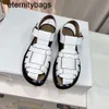 The Row Shoes New Summer 2023 Roman Ladies Sapatos casuais Designer clássico Moda Couro fivela Hollo Hollo