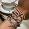 Bijoux haut de gamme bracelets pour Carter Womens V Bracelet à ongles noir plaqué or Gold pour les femmes avec ouverture en diamant pleine de diamant original 1: 1 avec logo et boîte réel