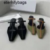 Die Reihe der Neuen der neuen Reihenhochabsatzstrap mit echtem Leder-Baotou-Sandalen bequem und vielseitig Müller und Sandalen für Frauen im Sommer