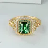 Anelli di nozze classiche gold gold anello nuziale femminile anello di fidanzamento cristallino di lusso anelli di pietra quadrata verde per donne bande minimaliste