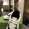 Merk kinderen sneakers splicing ontwerp baby schoenen maat 26-35 doosbeveiliging drie kleur optionele meisjes schoenen ontwerper jongens schoenen 24april