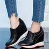 Sapatos casuais moda tênis feminino cunhas de couro genuíno altas saltos vulcanizados fêmeas redondas bombas de plataforma de topo pães de baixo