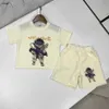 Varumärke Baby Tracksuits Summer Boys Set Kids Designer Kläder Storlek 90-150 cm astronautmönster Print rund hals T-shirt och shorts 24 aprril