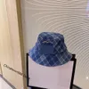 Tasarımcı Balıkçı Şapkası Yeni Stil Denim Küçük Kokulu Mektup Büyük Kötü Şapka Sokakta Günlük Giyim için Zorunludur (B0149)