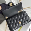 Tygväska högupplösta xiaoxiangjia 23s Camellia svart oljevax Sheep -skinn handtag fyrkantig fett Big Mini Single Crossbody Womens