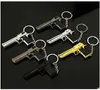 Gun Toys Alloy 1 4 escala Desert Eagle Pistol Keychain Mini Toy Gun Arma Modelo de Metal Keychain para crianças adultas Presente de NatalL2404