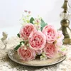 Decoratieve bloemen 32 cm 5 hoofden kunstmatige bessen rozen witte bloem zijden pioen boeket voor bruiloft tuin huisfeest kerstdecoratie