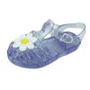 Sandali per bambini scarpa di scarpe scavalcata gelatina baotou scarpe baotou piccoli sandali margherite sandali morbidi alattiera per bambini casual scarpa cristallo fiore principessa 240423