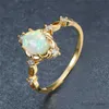 Bröllopsringar charm guld silver färg bröllop ring vit opal oval sten förlovningsring söt kvinnlig blå gröna lila kristallringar för kvinnor