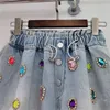 Kvinnors shorts europeisk stil 2024 Summer Heavy Hand Postsed Rhinestone Elastic High midja Loose and Slimming Denim Wide Leg Women