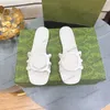 Sandales de concepteur Jelly Coup Tapid Slipper Slipper Femmes Chaussures coupées entre verrouillage Lady Flip Flops Slip on Beach Slide Flat Casual Walking