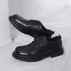 Casual Shoes 2024 Platform italiensk snörning Oxford Business Formell läderklänning Fashion Round Head