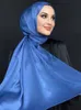 Hijabs Scialcana musulmana Donne di lusso di lusso in raso hijab hijabs Ramadan hijabs per donna abayas jersey abito turbante tappo undercap istantanea d240425