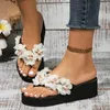Sandaler 2024 Shoes House Slippers Platform Slides Fashion Med Luxury Soft Plat Pu Rubber Cotton Fabric Shoes Woman Woman