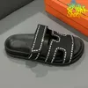 Sandalias de chipre de diseño de mujeres zapatillas de parís de alta calidad Tobogán de cuero con hebillas Sandalias de verano de verano de imitación bordada Tamaño 35-42