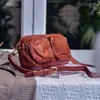 Drawstring 2024 Handgemaakte Old Washed Cowhide Vintage Crossbody-tas met brede schouderband Multi-pocket zacht leer