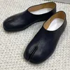 Sapatos casuais panos de couro genuínos mulheres dividem o dedo do pé prateado preto mulas brancas conforto andar de pé para mulheres
