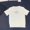 Kvinnors t-shirtdesigner 23 sommar ny liten doftande vinduppsättning med diamantpärla rund nackkontrast färg bokstavsmönster hög och elegant topp för kvinnor ET10