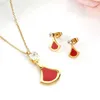 Colliers pendants Collier et boucles d'oreilles Géométrie Set Bijoux en acier inoxydable pour femmes Triangle de cristal Bijoux de mode rouge 2021 Nouvelle fille cadeau