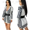 Kvinnors blusar skjortor Designer J2533 Summer Fashion Black and White Print Casual Long Sleeved Shirt Wvoz