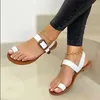 Pantofole Flip da donna Flip clip Sandali piatti Summer T Leta Beach Ladies Shoes Fashion Female Putta calzature in pelle PU