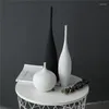 Jarrones modernos en jarrón zen cerámico drawing a mano con adorno minimalista de fondo antideslizante