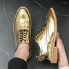 Scarpe casual maschile oro formale in pelle oxford italia 2024 abito da matrimonio festa allacciata di brogue uomini d'affari