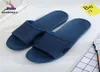 2018 Neue Sommermänner Flip Flops Mode hochwertige männliche Streifen -Flachbadruhrschuhe Sommersandalen Innen im Freien Slipper1711982