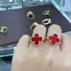 Master sorgfältig gestaltet Ring für Paar hochwertige 18K R Gold Clover Ring Womens Mode und Highend -Gefühl mit gemeinsamem Vnain Cilereft Arplse