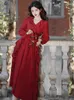 Casual klänningar franska retro rose broderade ruffles röd chic midi klänning för kvinnor faller botten år julrocken feerique femme