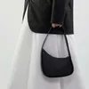 Gleicher Stil Die Reihe neuer Frauen halb Kendous Moon Bag Kleine und modische unregelmäßige Schulter -Unterarm -Handheld -Freizeit -Tasche Y86a