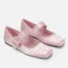 Design del marchio Womens Pink Casual Ballet Flats Satin Silid Silver Silver Black Mary Jane Scarpe per donne di alta qualità 240422