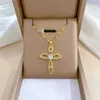 Colliers de pendentif Chaîne en acier inoxydable Wings Cross Pendants Collier Gold Couleur Crystal Bijoux chrétien Cadeaux de Noël pour les femmes