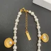Hänghalsband 2024 modetillbehör Pärlskal guldpläterad halsband för kvinnors bankett jwelry gåvor