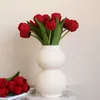 Dekoratif Çiçekler 6 PCS/Bunch Yapay Sahte Laleler Şaşırtıcı derecede gerçekçi gerçekçi Diy Çelenk Malzemeleri Aksesuarlar